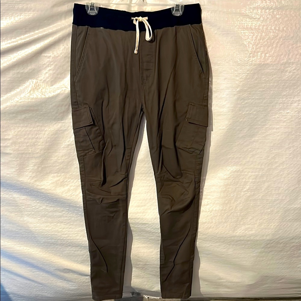 MNML Olive Green Cargo Pants with Tapered Fit